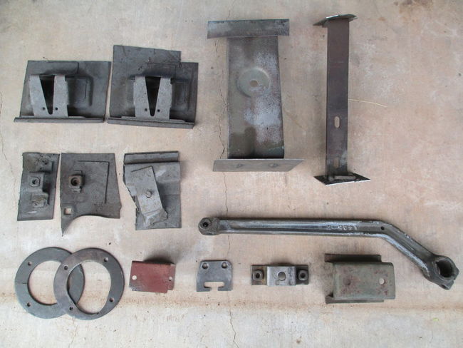 Assorted WW2 Jeep pieces