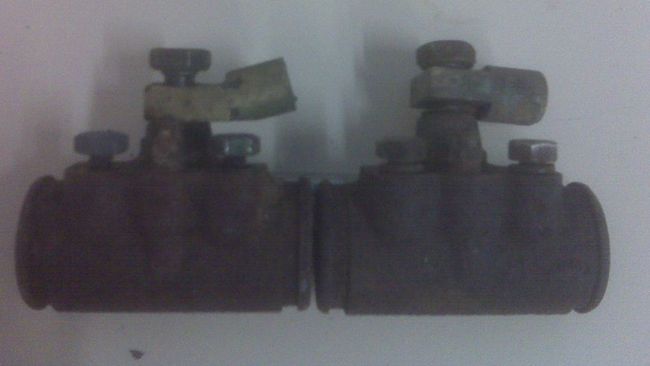 Early jeep brake bolts