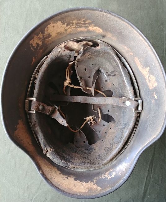 Camouflage_German_M35_Helmet_interior