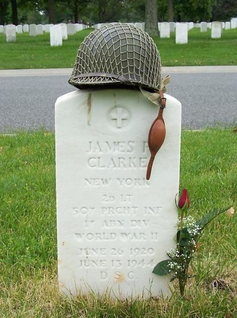 Chalk_40_James_Clark_Grave_05a