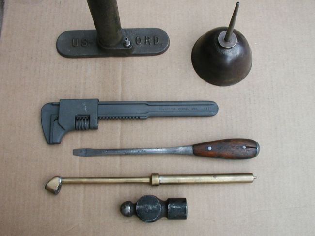 Some correct WW2 Tools