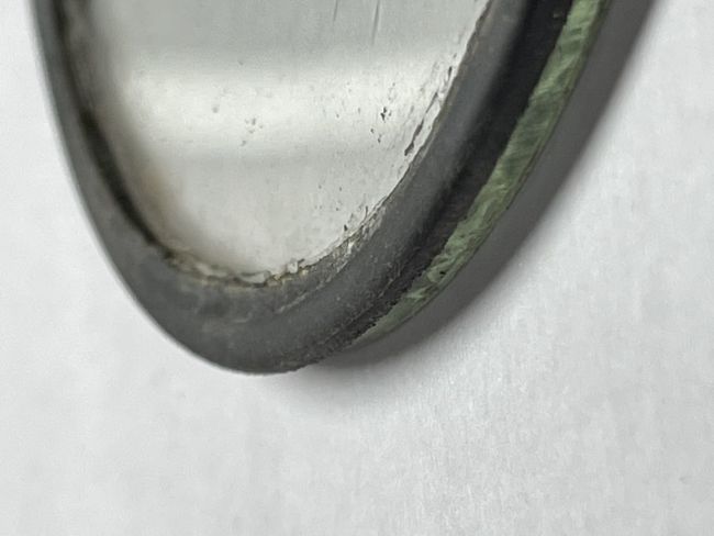 Glass_with_rubber_gasket