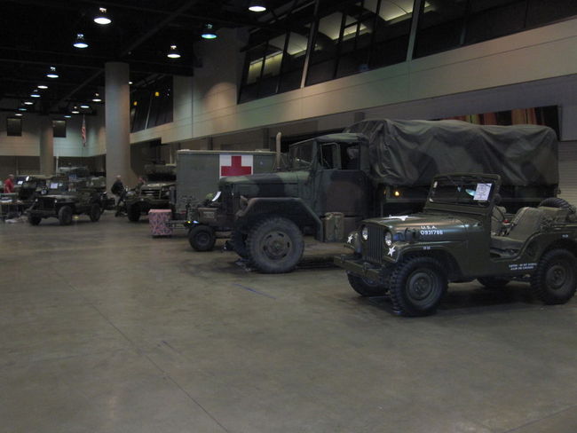 Gun_Show_2011_Atom_Bomb_006