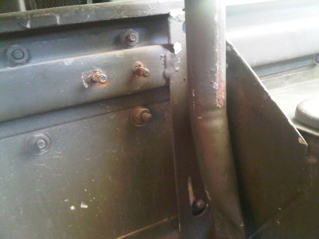 Willys MB rear panel support