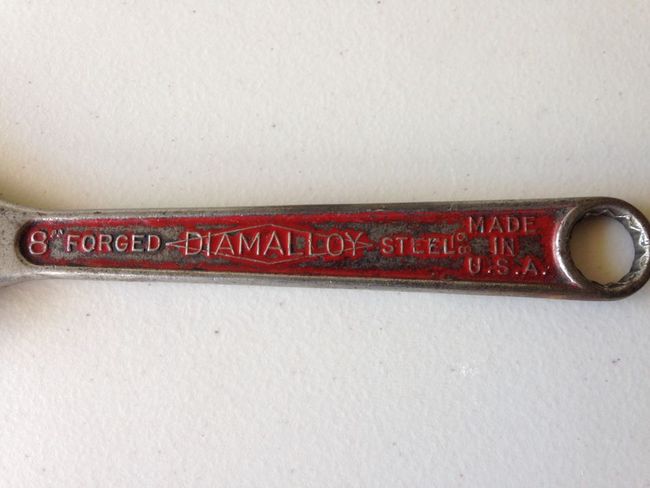 Diamond calk wrench