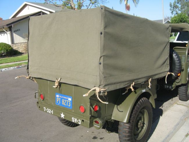 M100 trailer with top rear view