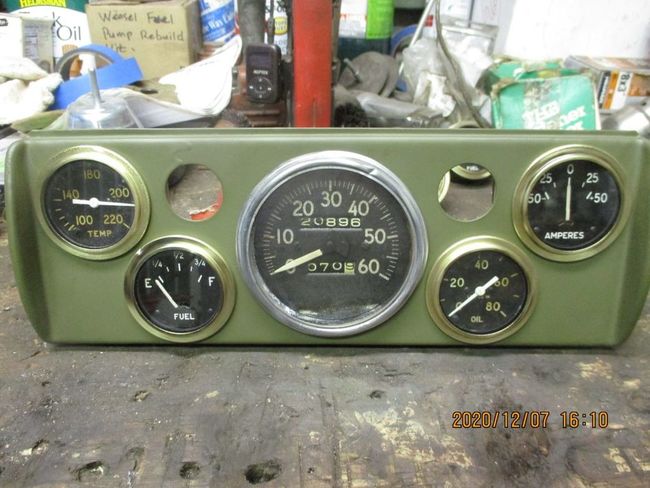 Instrument_Panel_and_Gauges_1_