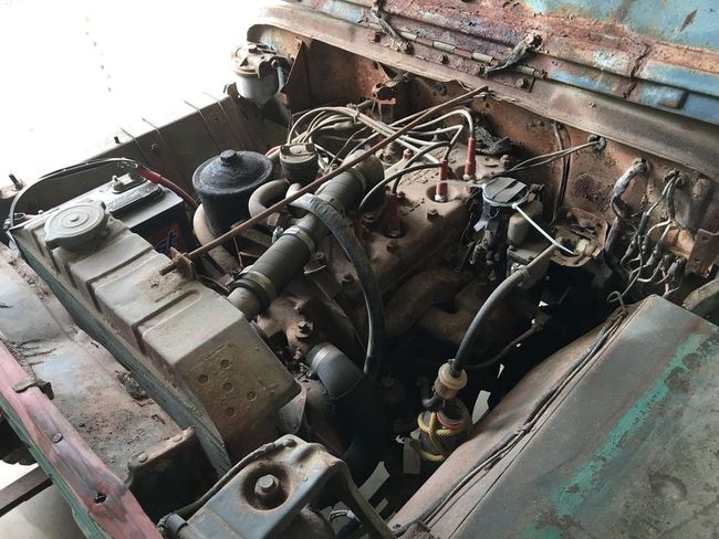 Jeep_engine_bay_left_side