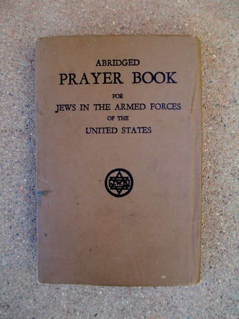 Jewish_Prayer_Book_WW2