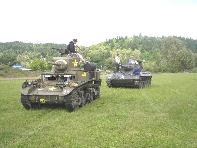 LHD_tanks_3