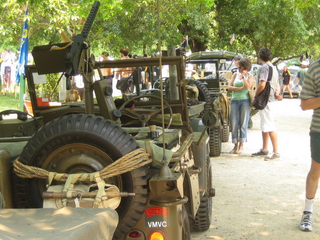 Line of jeeps/1