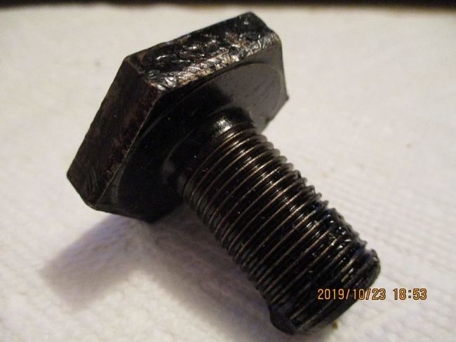 M29-C_Crank_Pulley_Bolt_2_