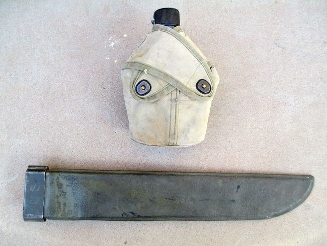 Machete_Scabbard_and_USMC_Canteen_Cover