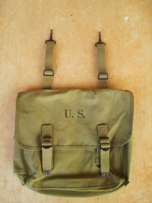 WW2 Musette Bag -- Unissued