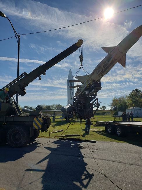 Nike Missile Move M543A2 Lifts onto trailer