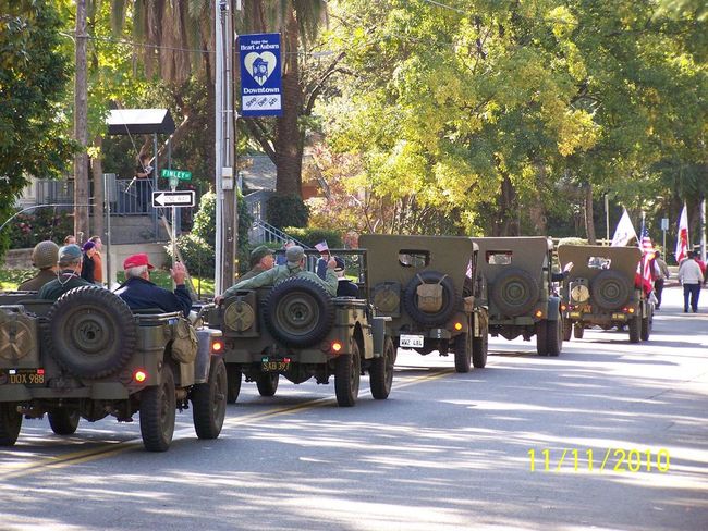 Veterans_Day_Parade_in_Lincoln_2010_052