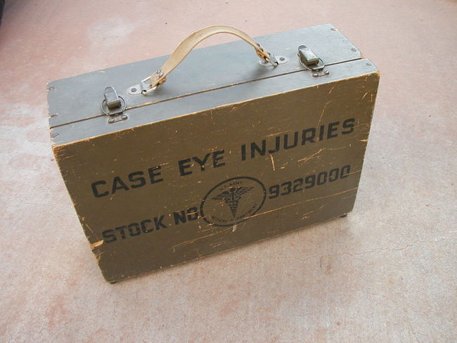 WW2 Case, Eye Injuries Chest