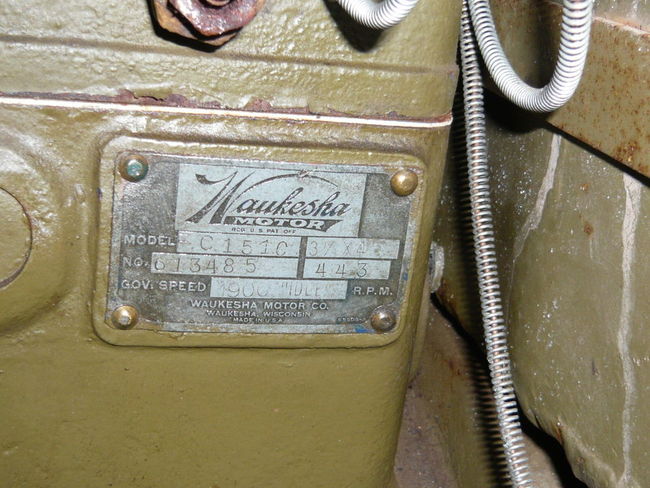 Waukesha_engine_data_plate1