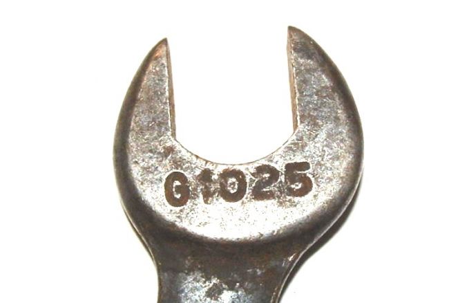 g1025