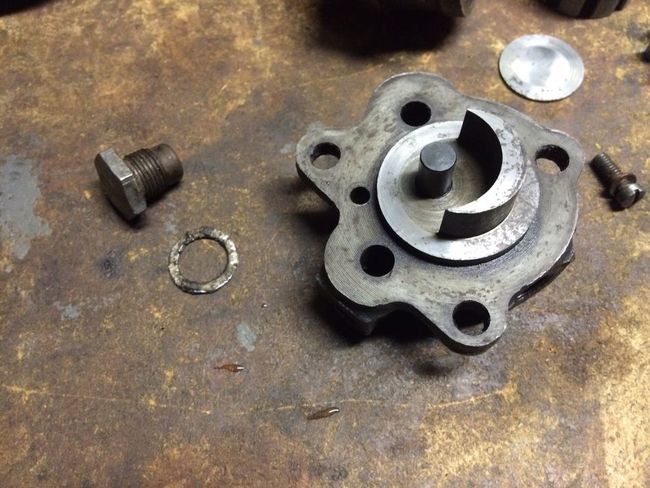 MB oil pump cover pinion side