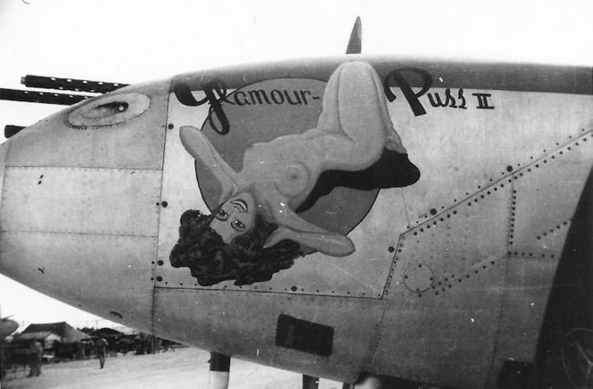 p38_nose_art