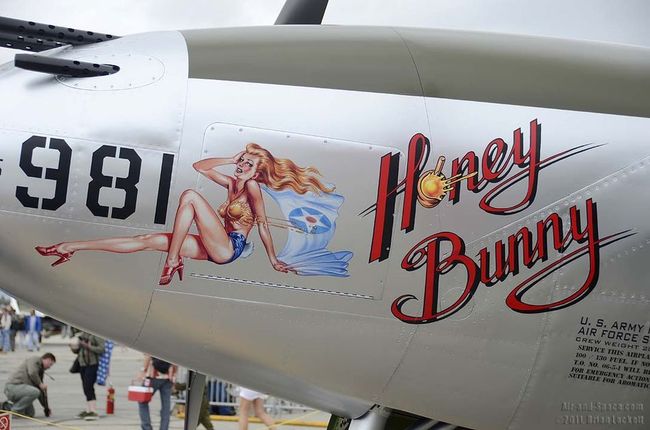 p38_nose_art_2