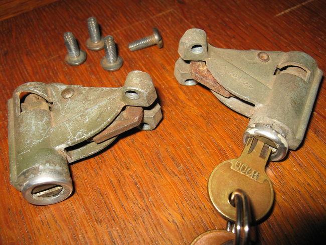 rear_tool_box_locks_0021