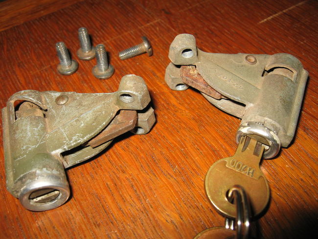 rear_tool_box_locks_003