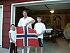 BELTRING_2007_07210004_dave_n_kids_w_norwegian_flag.JPG