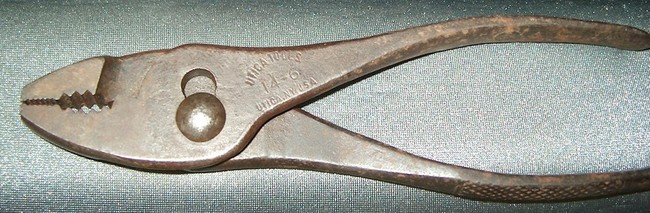 utica_pliers1