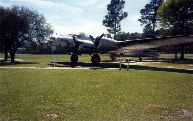 B_17G_usaf_arm_museum