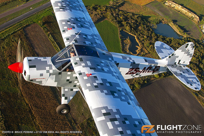 Aviat Husky ZS-MLG Coves Airfield