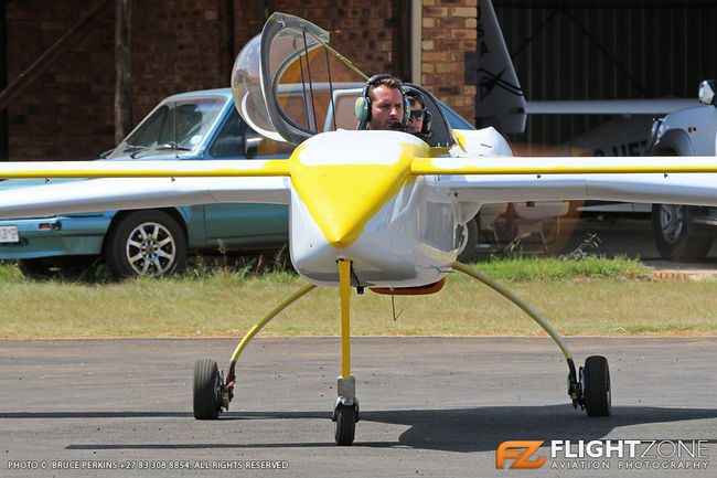 Rutan VariEze ZU-FMX Springs Airfield FASI