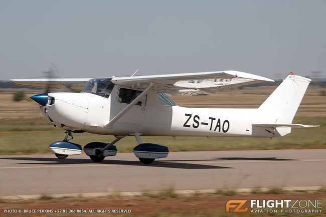 Cessna 150 ZS-TAO Rhino Park Airfield