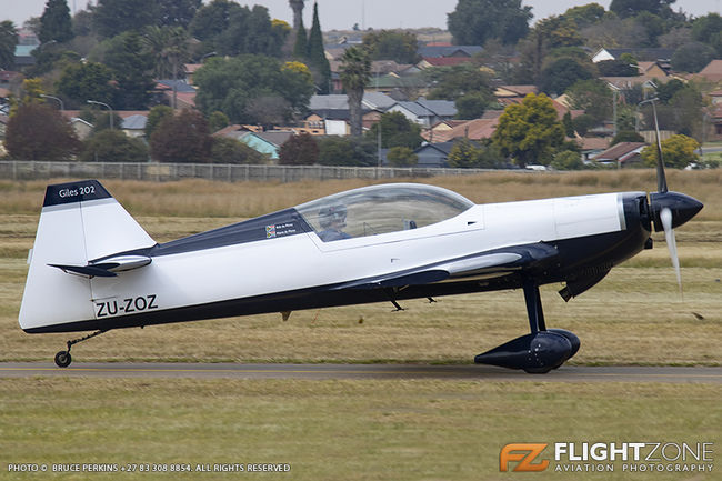 Giles G202 ZU-ZOZ Brakpan Airfield FABB