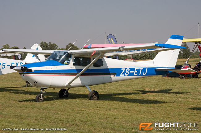 Cessna 172 skyhawk ZS-ETJ Bultfontein Airfield