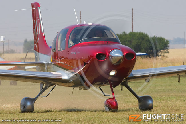 Cirrus SR-22 ZS-DSG Bultfontein Airfield