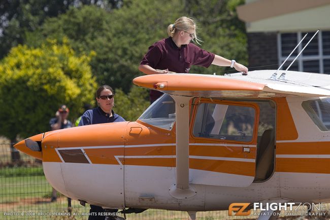 Cessna 152 ZS-MAV Vereeniging Airfield FAVV