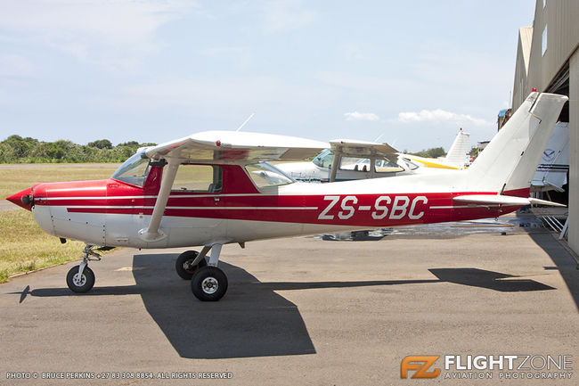 Cessna 152 ZS-SBC Virginia Airport FAVG