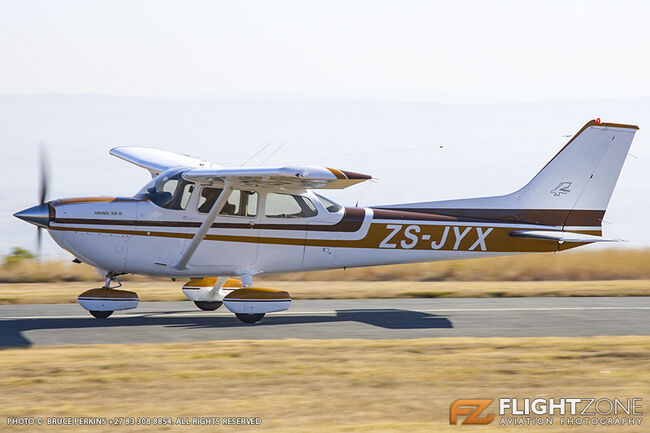 Cessna R172K Hawk XP ZS-JYX Krugersdorp Airfield FAKR 172 Skyhawk