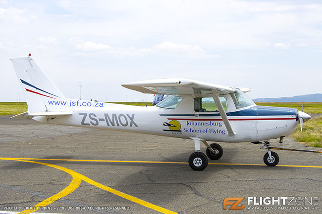 Cessna 152 ZS-MOX Rand Airport FAGM