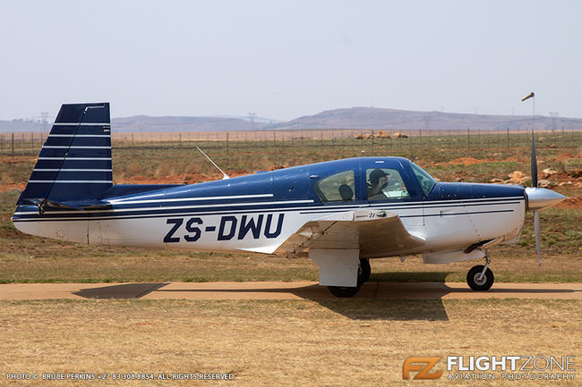 Mooney ZS-DWU Syferfontein Airfield FASY