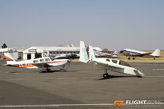 Piper PA-32 Cherokee Six ZS-EVV Cozy ZU-CZZ Rand Airport FAGM