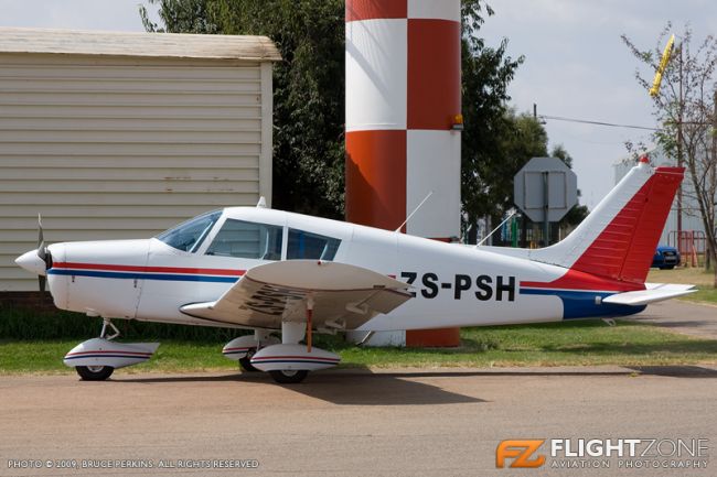 Piper PA-28 Cherokee ZS-PSH Krugersdorp Airport FAKR