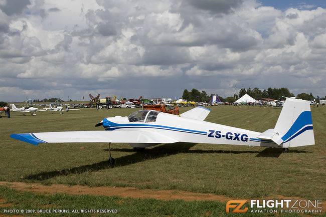 Scheibe SF-25 Motor Falke ZS-GXG Bultfontein Airfield