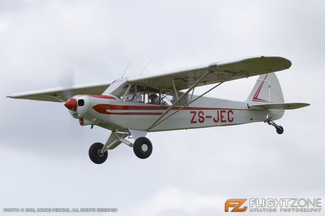 Piper PA-18 Super Cub ZS-JEC Witbank Airport FAWI