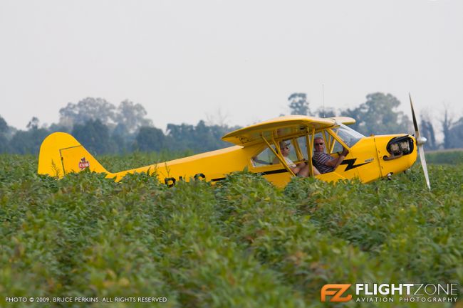 Piper J3C Cub Petit Airfield FARA