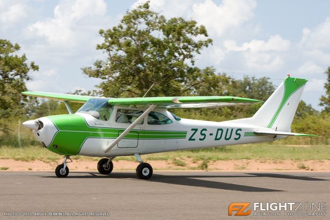 Cessna 172 Skyhawk ZS-DUS Zebula Lodge