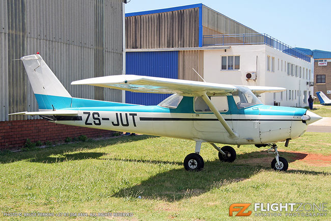 Cessna 152 ZS-JUT Virginia Airport FAVG