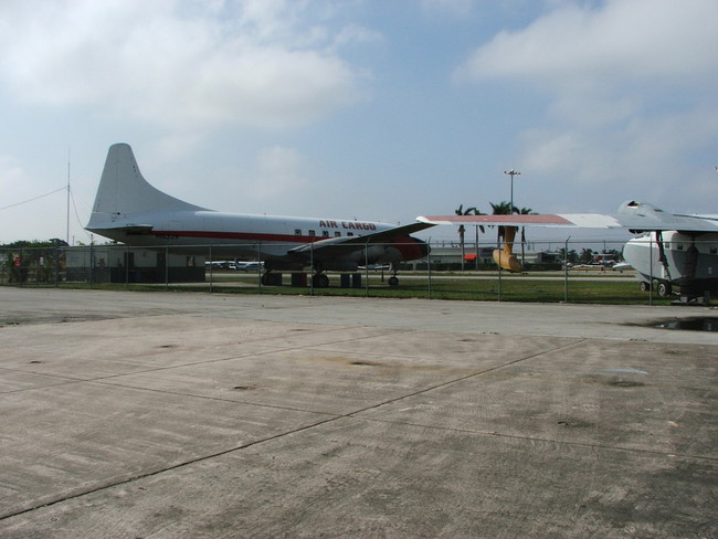 2005_1211Opa_Locka_Airport0016